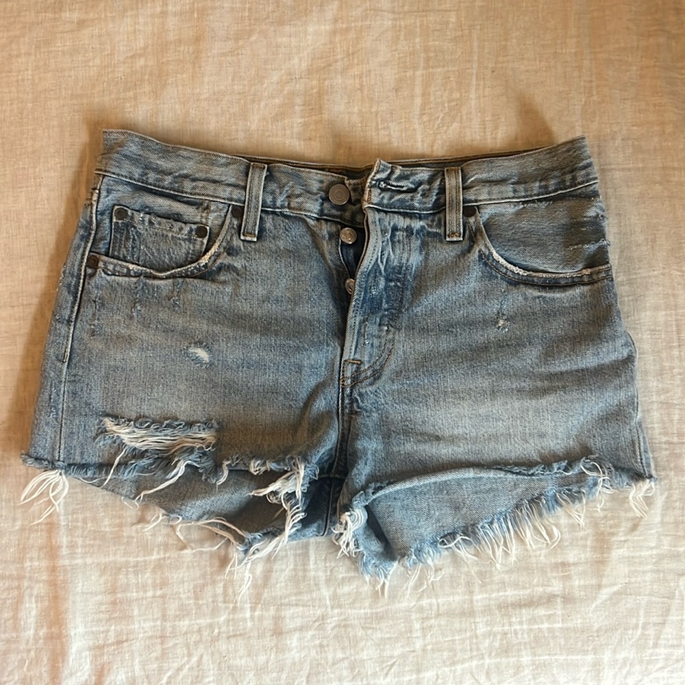 Levis 501 Jean Shorts 27